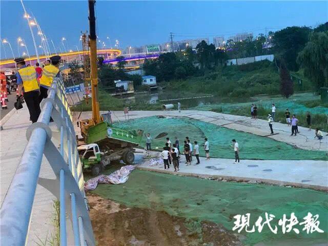 南京護(hù)欄.jpeg 南京護(hù)欄.jpeg